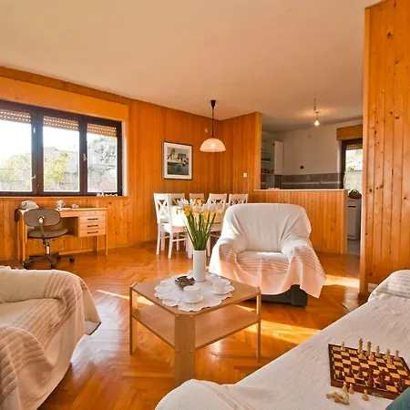 House Ksenija 别墅