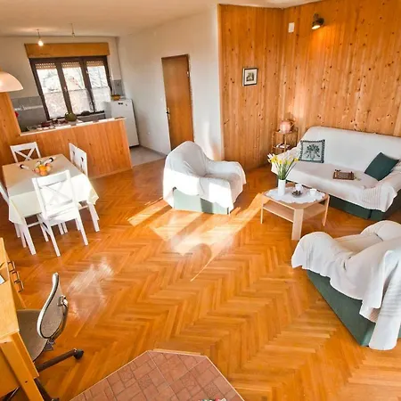 House Ksenija 别墅